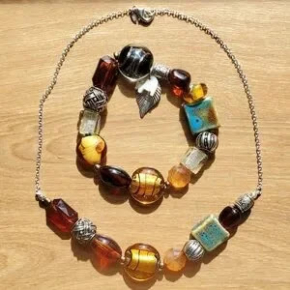 Avon Beaded Chic Necklace & Bracelet Set / Nature
